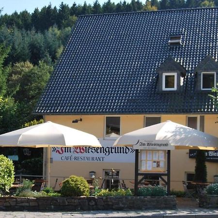 Waldhotel Im Wiesengrund Hürtgenwald Buitenkant foto